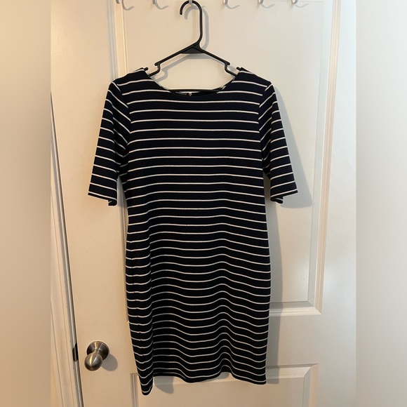 EUC Like new dress with zipper in the back - Picture 3 of 5